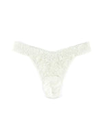 Hanky Panky Daily Lace™ Original Rise Thong in Marshmallow